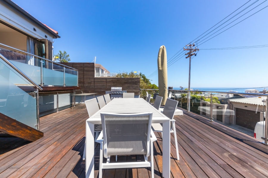 4 Bedroom Property for Sale in Green Point Western Cape